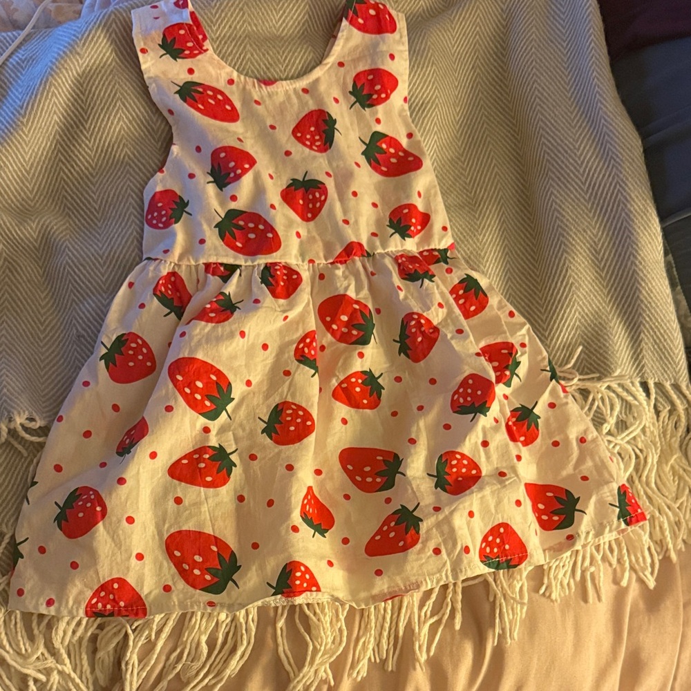 Strawberry Print Kids Dress 🍓🥰❤️